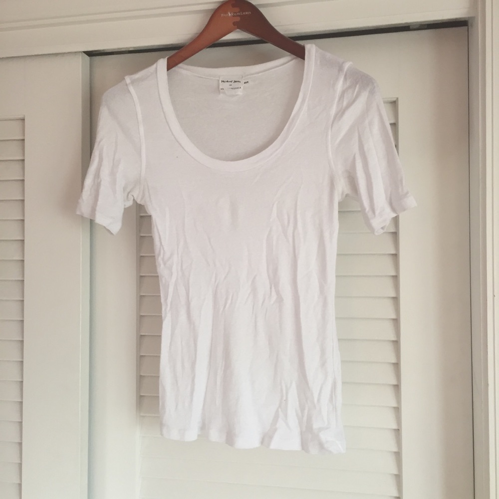 White tee